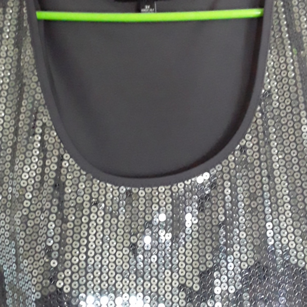Sequin Top - Picture 2 of 6